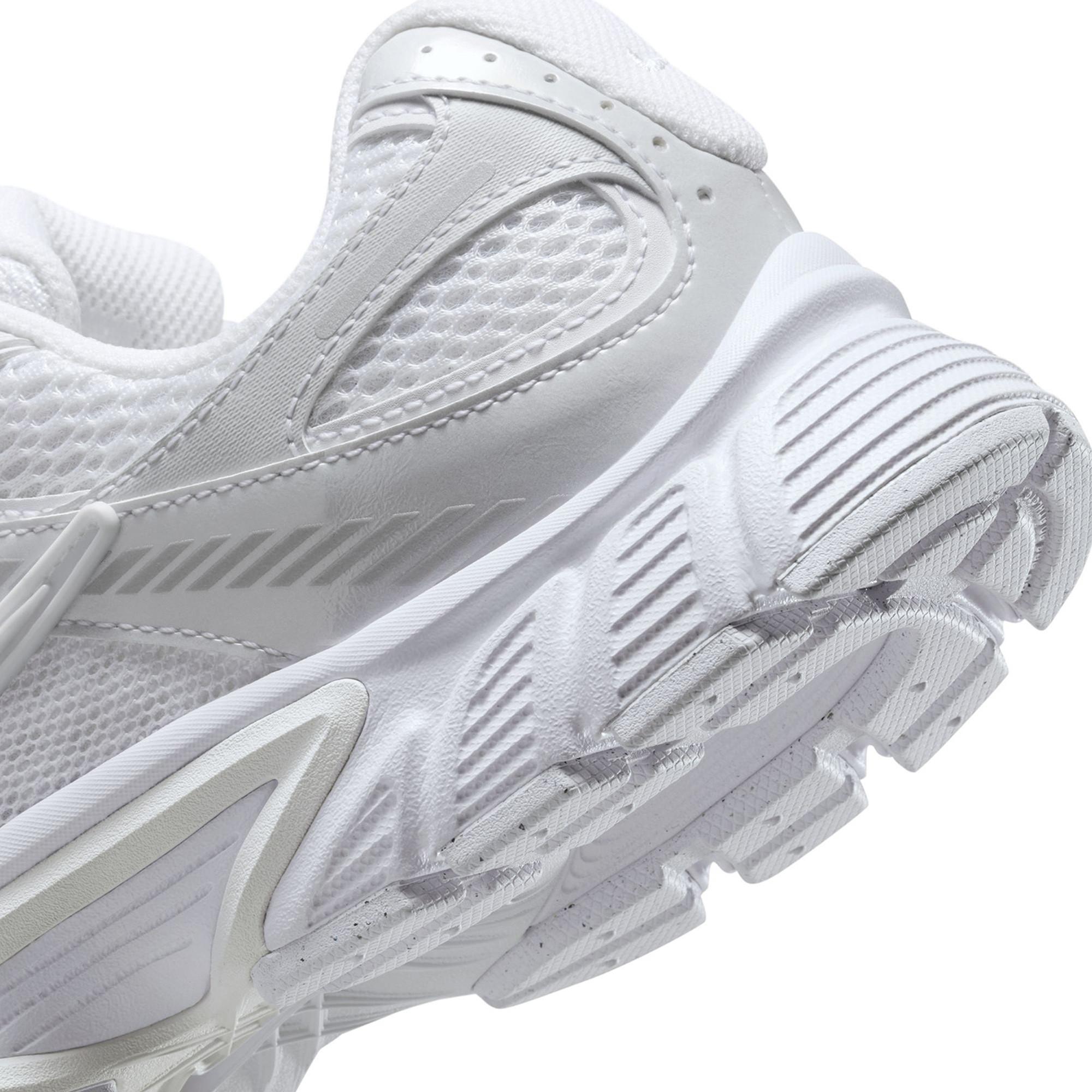 NIKE W Nike V5 Rnr Sneakers, Low Top 