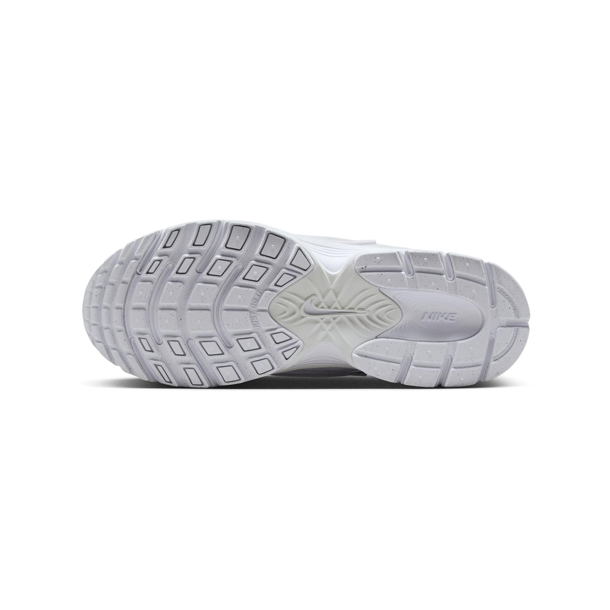 NIKE W Nike V5 Rnr Sneakers, Low Top 