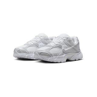 NIKE W Nike V5 Rnr Sneakers, Low Top 