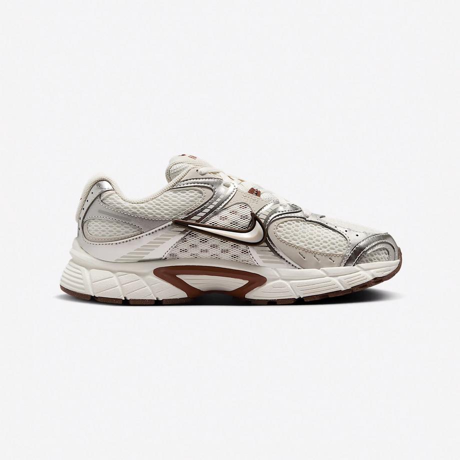 NIKE W V5 Rnr Low Top Sneakers  
