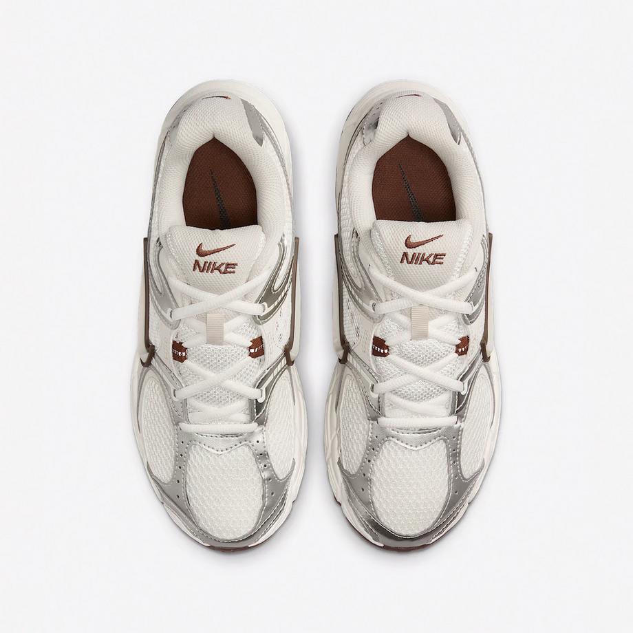 NIKE W V5 Rnr Low Top Sneakers  