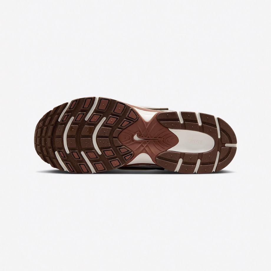NIKE W V5 Rnr Low Top Sneakers  