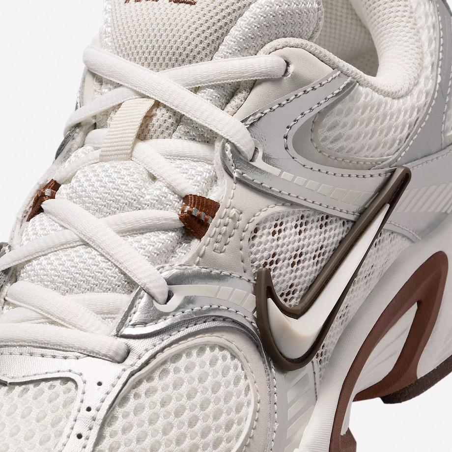 NIKE W V5 Rnr Low Top Sneakers  