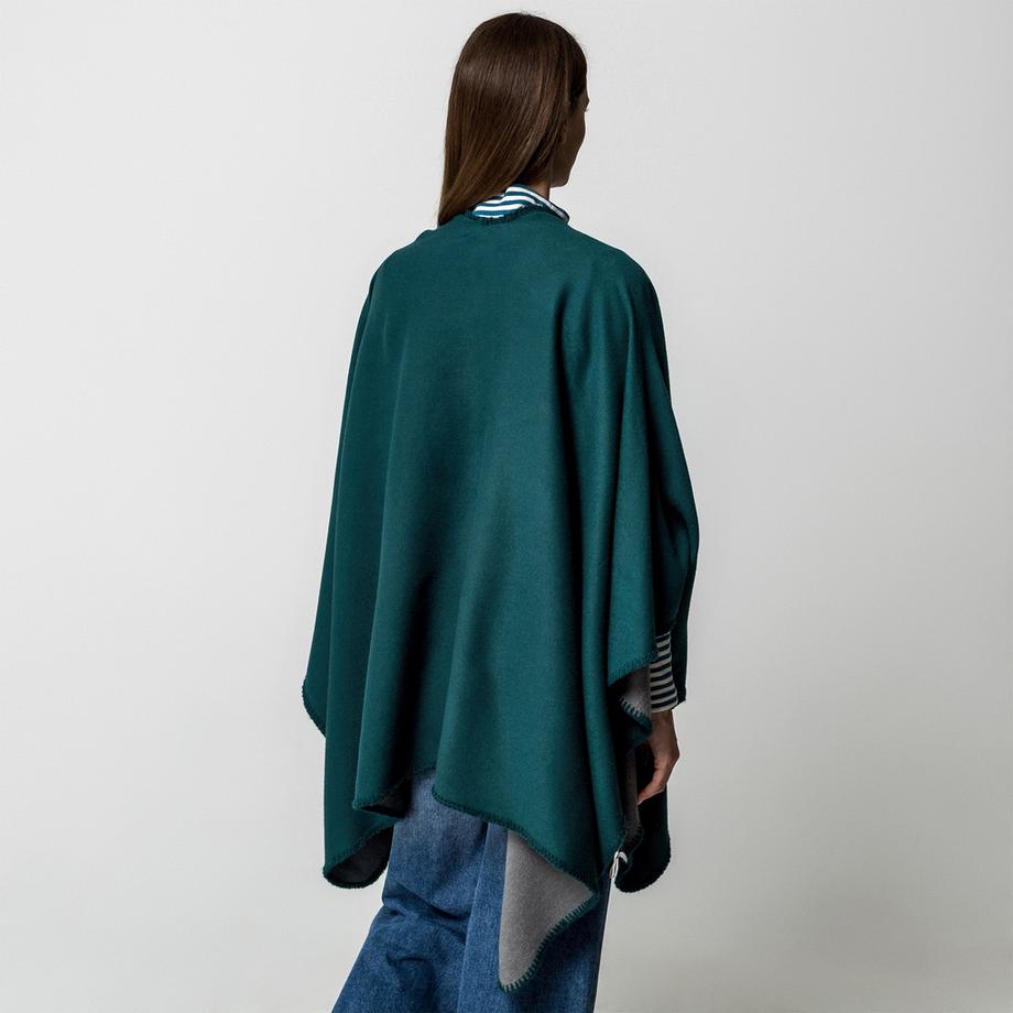Manor Woman Poncho  