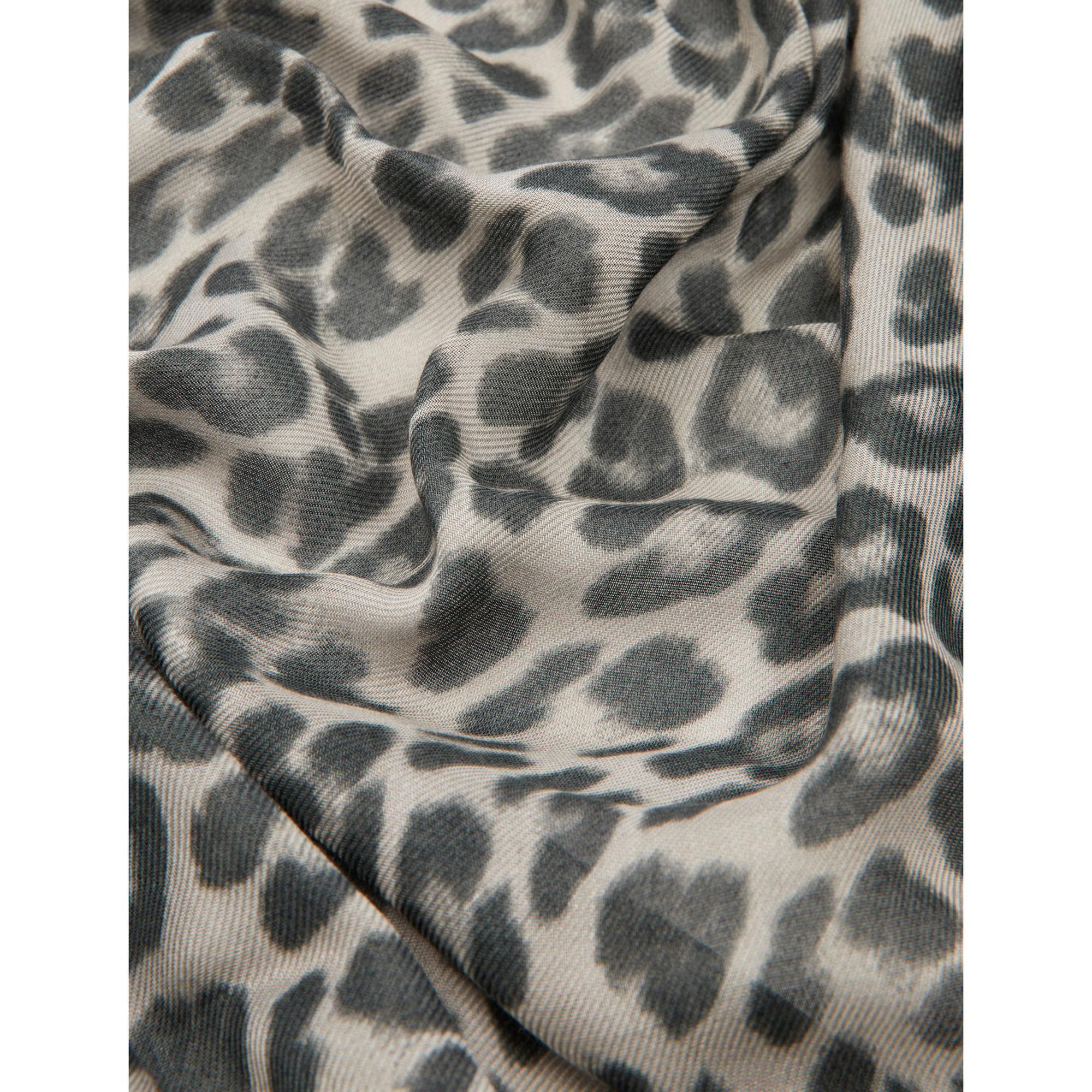 GUESS Echarpe Imprimé Léopard  