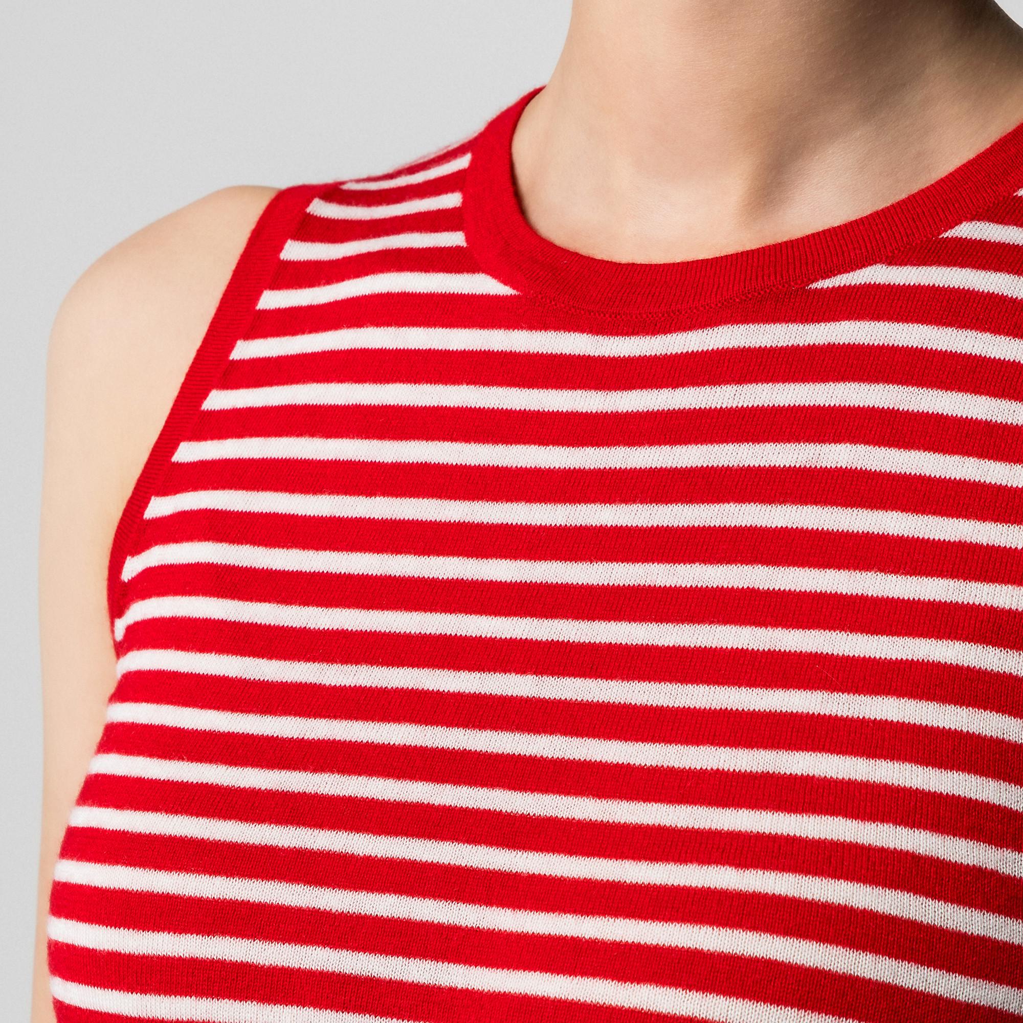 Manor Woman Pull sans manches col rond rayé  