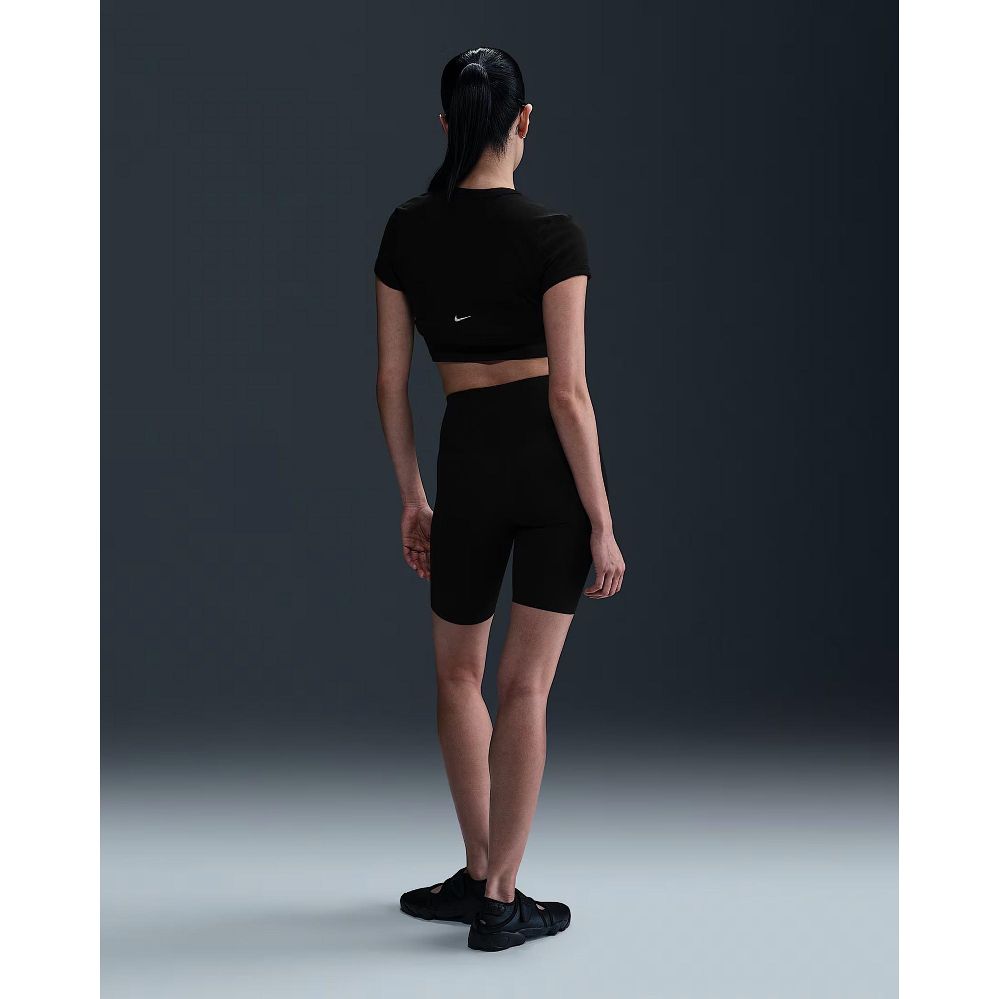 NIKE Sportswear Chill Knit T-Shirt 