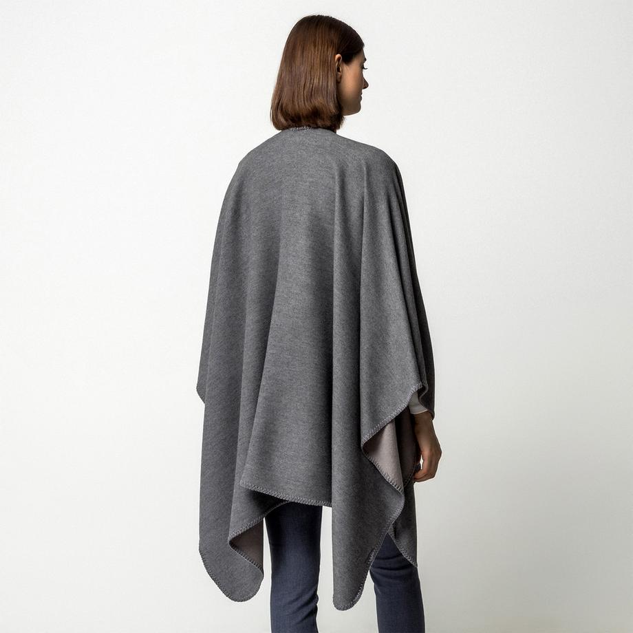 Manor Woman Poncho  