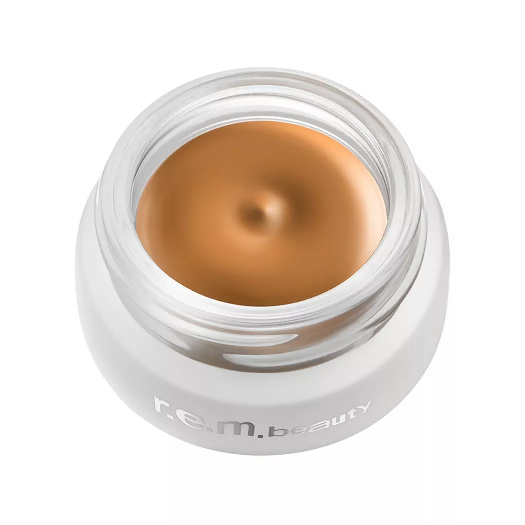 r.e.m.beauty - Sweetener - Matter Concealer mit Hyaluronsäure und Vitamin E, 8 g, tan w