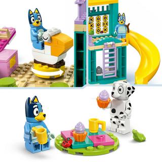 LEGO®  11201 Bluey et Chloe à l’aire de jeux 