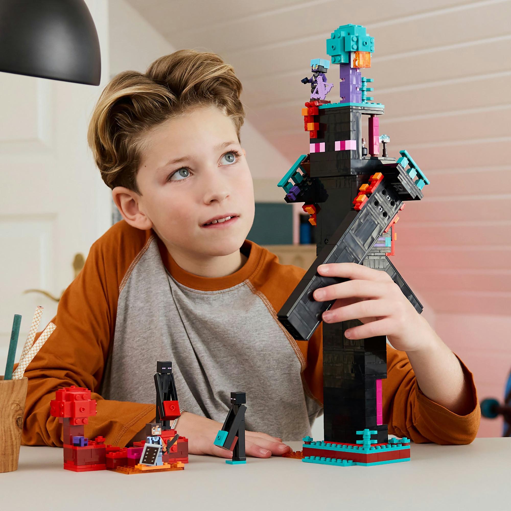 LEGO®  21279 La Torre dell’Enderman 