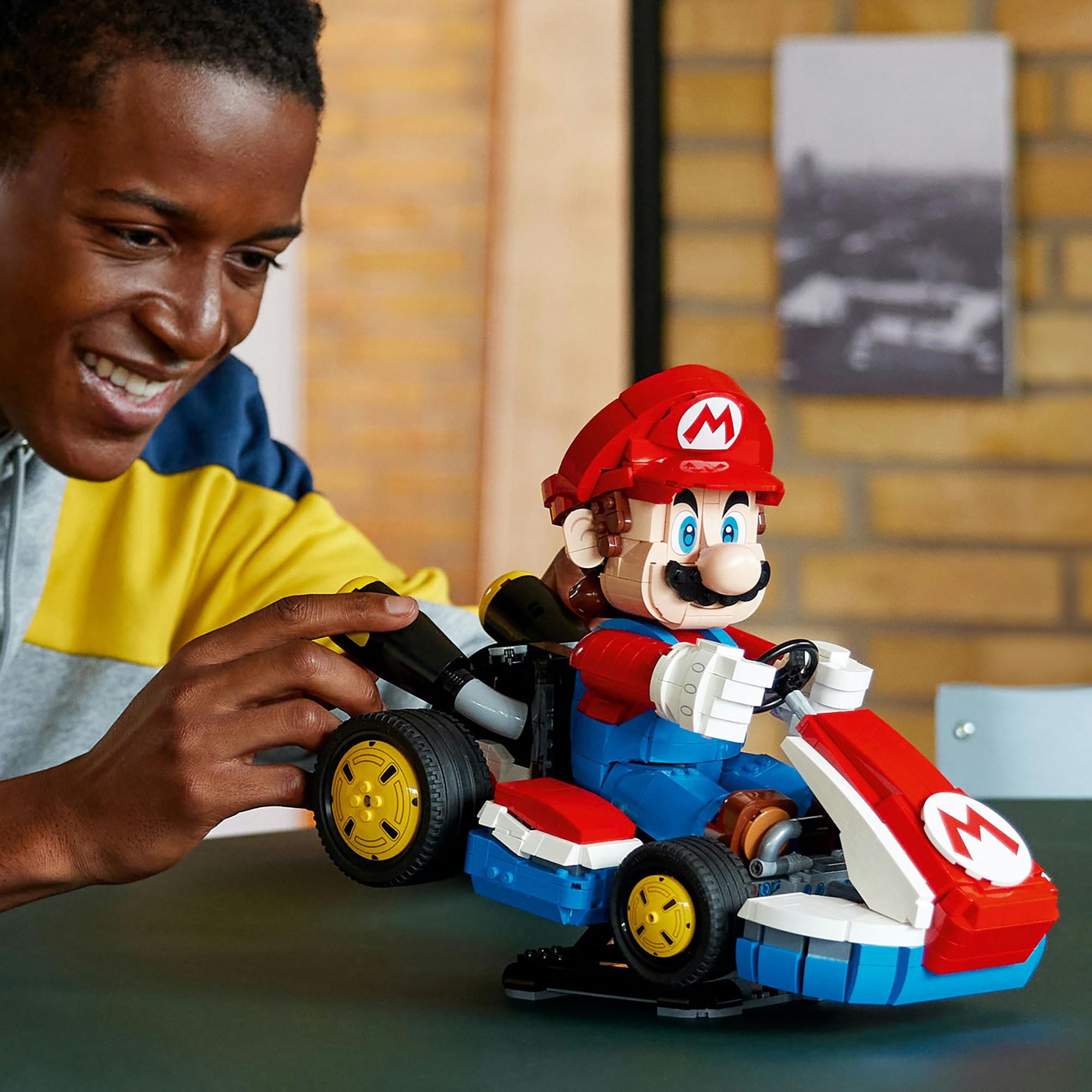 LEGO®  72037 Mario Kart™: Mario & Standard-Kart 