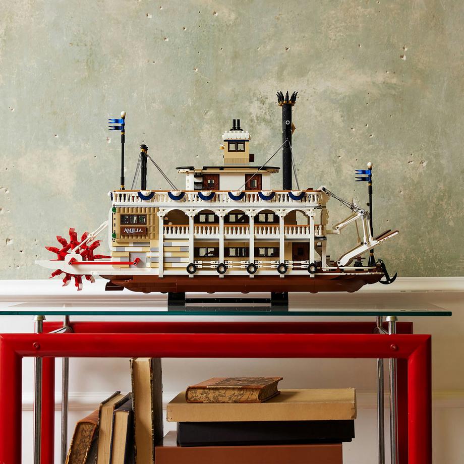 LEGO®  21356 Le bateau à vapeur du Mississippi 