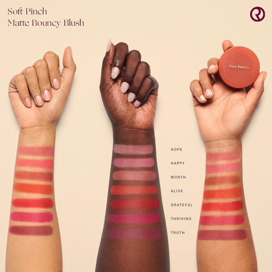 RARE BEAUTY  Soft Pinch Matte Bouncy Blush - Mattes Rouge Cocon- Effekt 