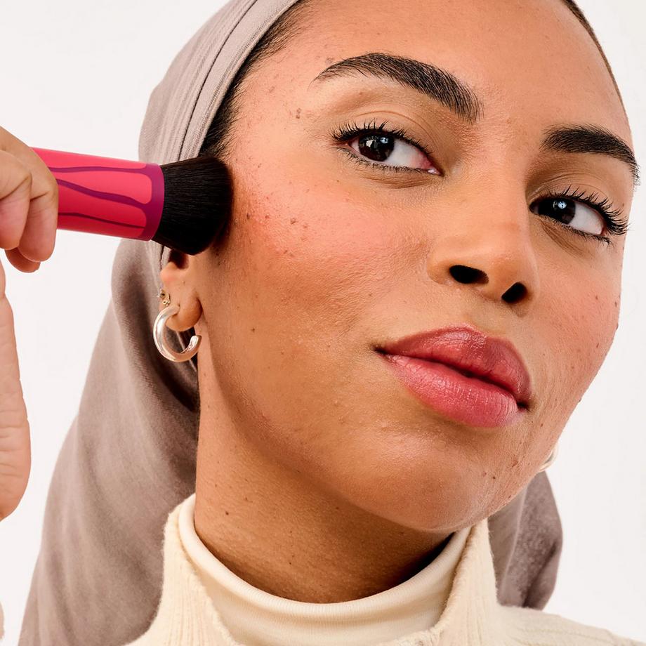 benefit  Hoola Wavemaker – Pennello per bronzer 