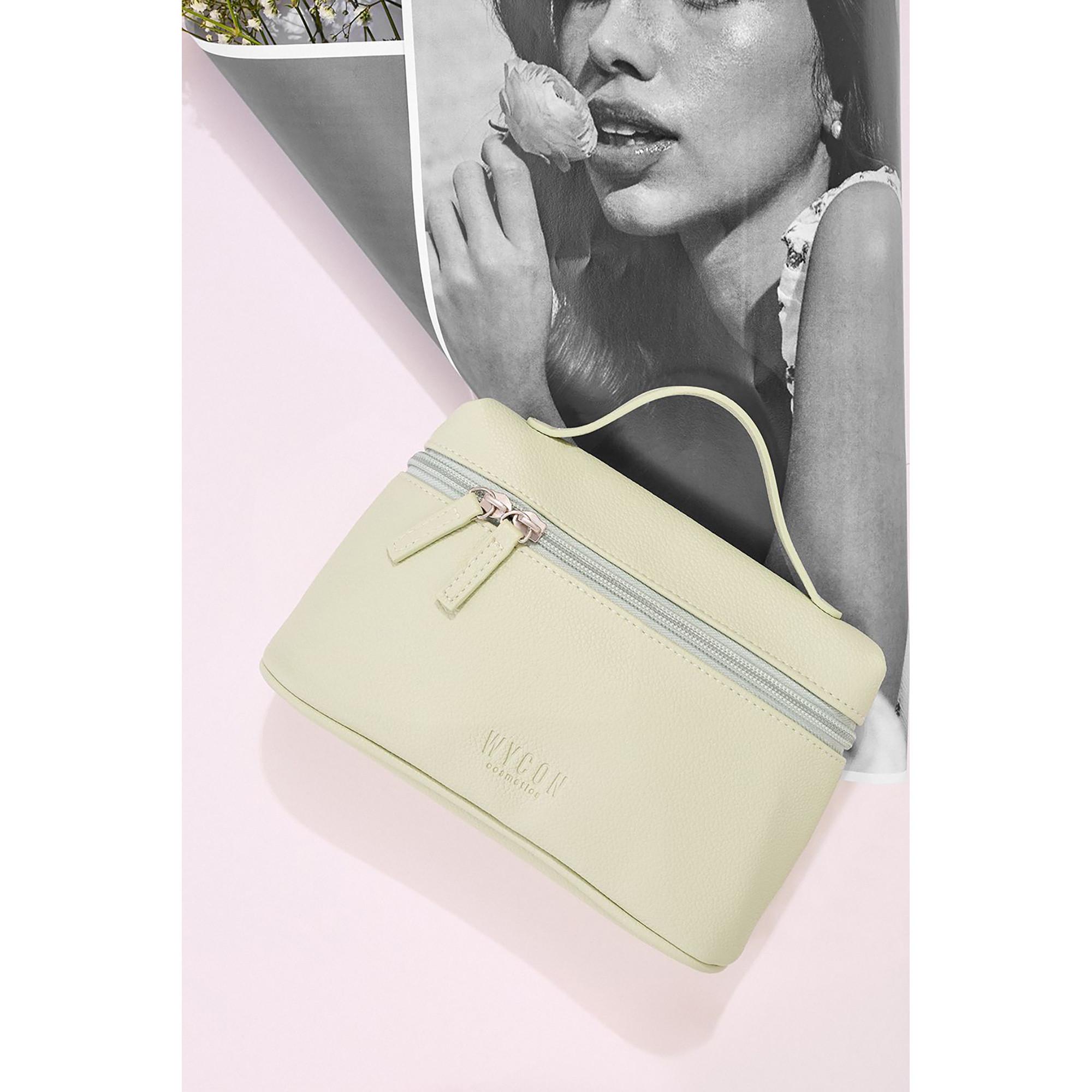 WYCON Beauty bag beige versatile ed elegante.  