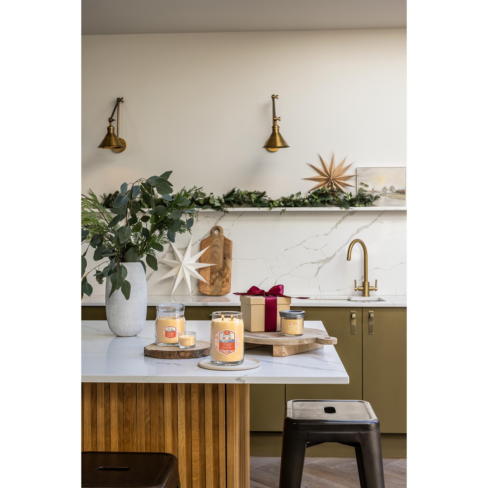 Yankee Candle Signature Duftkerze im Glas Slopeside Spritz 