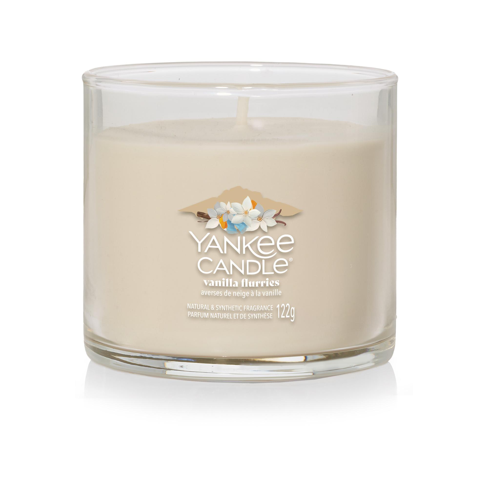 Yankee Candle Signature Duftkerze im Glas Vanilla Flurries 