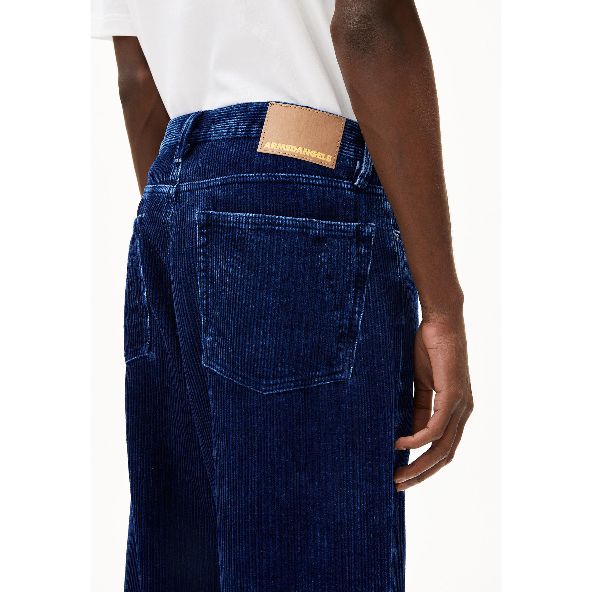 ARMEDANGELS Pantalon en Velours Côtelé Coupe Droite  