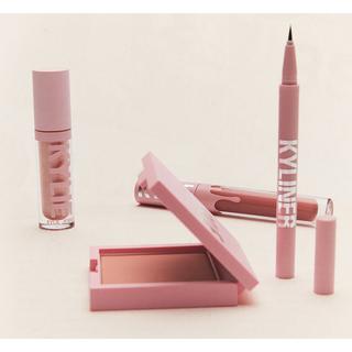 Kylie Cosmetics  4-Piece Makeup Set 
