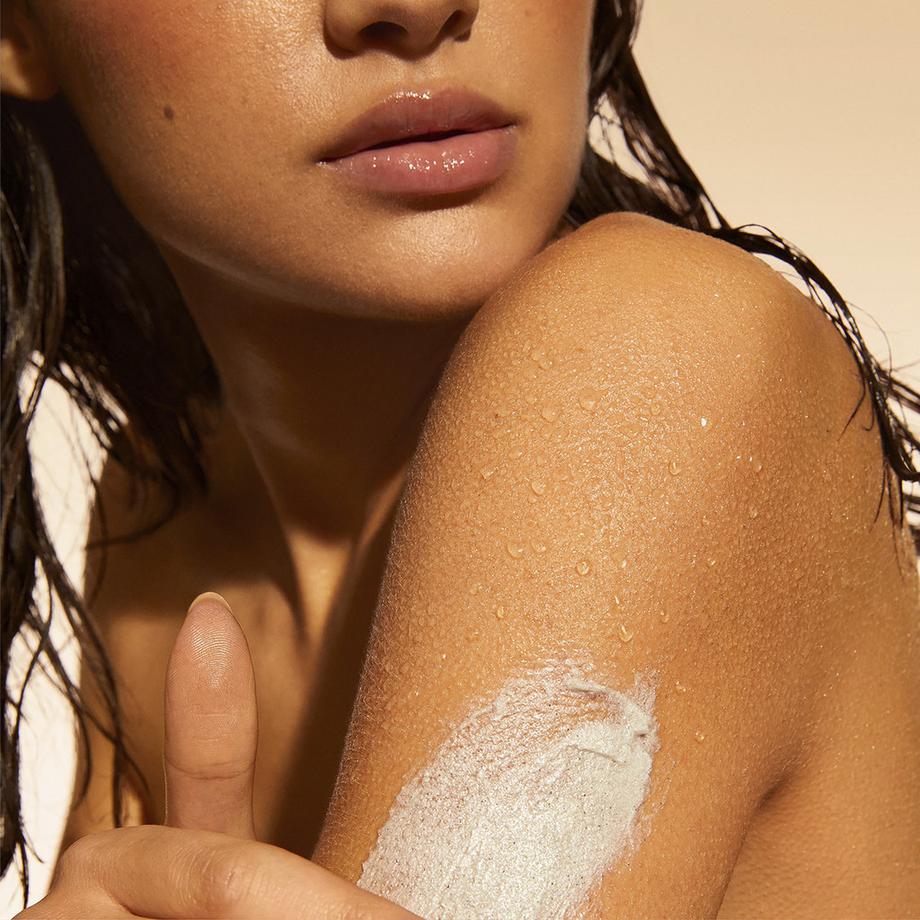 FIRST AID BEAUTY  KP Body Scrub with 10% AHA, Fresh Peach - Körperpeeling mit AHA, Pfirsich 