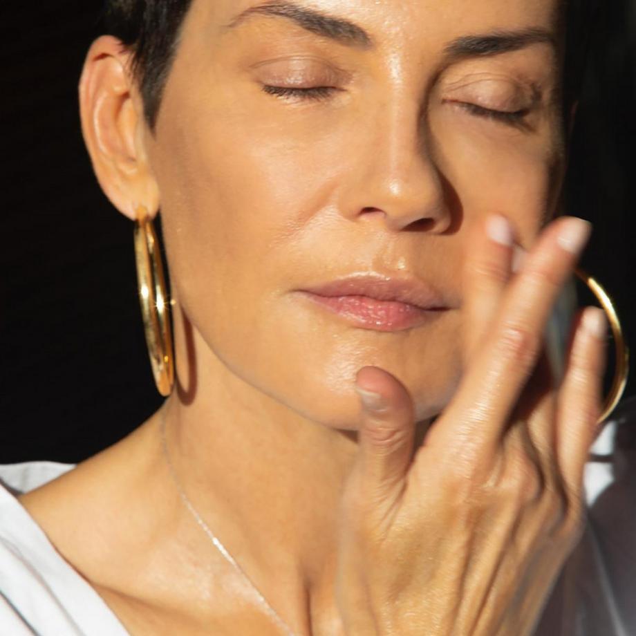 Magnifaik C'est la base !  Protective Glowy Primer SPF 30 