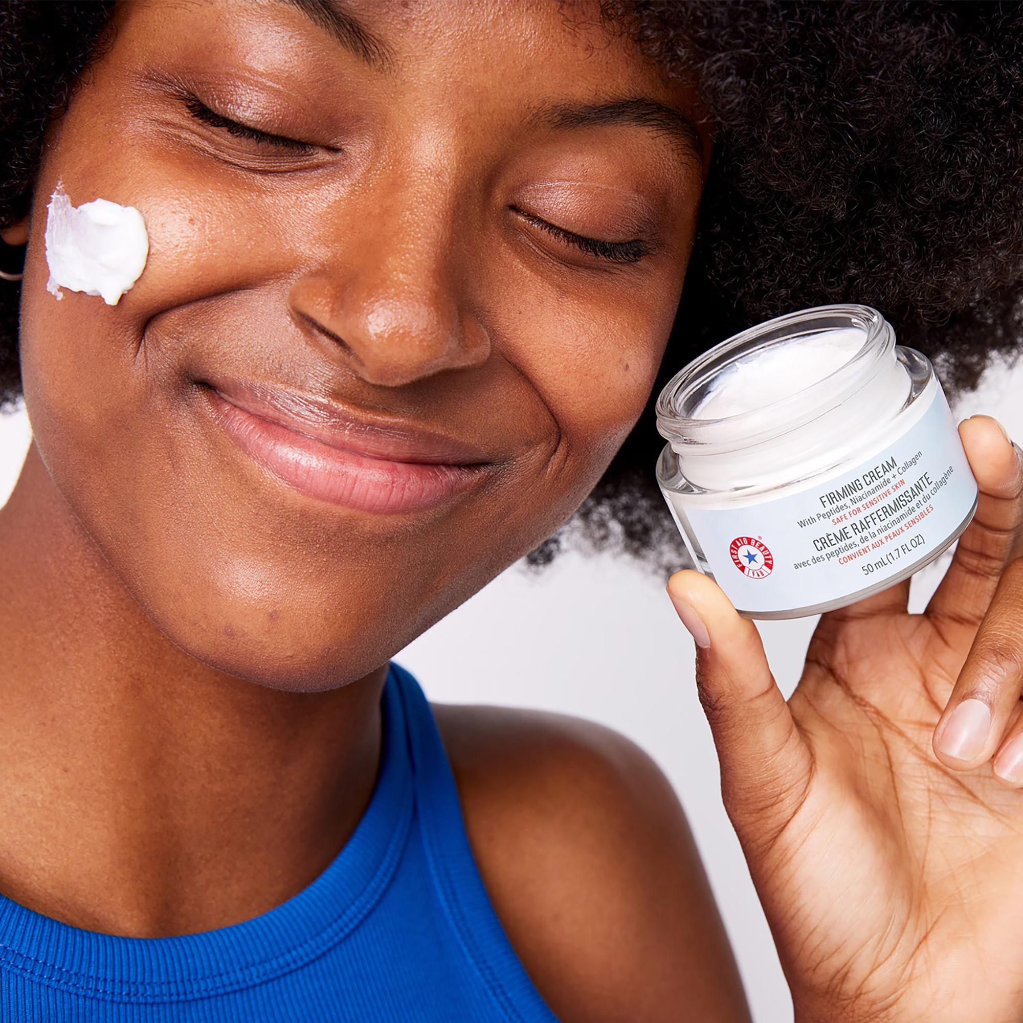 FIRST AID BEAUTY  Serum Retinol Complex - Siero con retinolo allo 0,3% + peptidi 