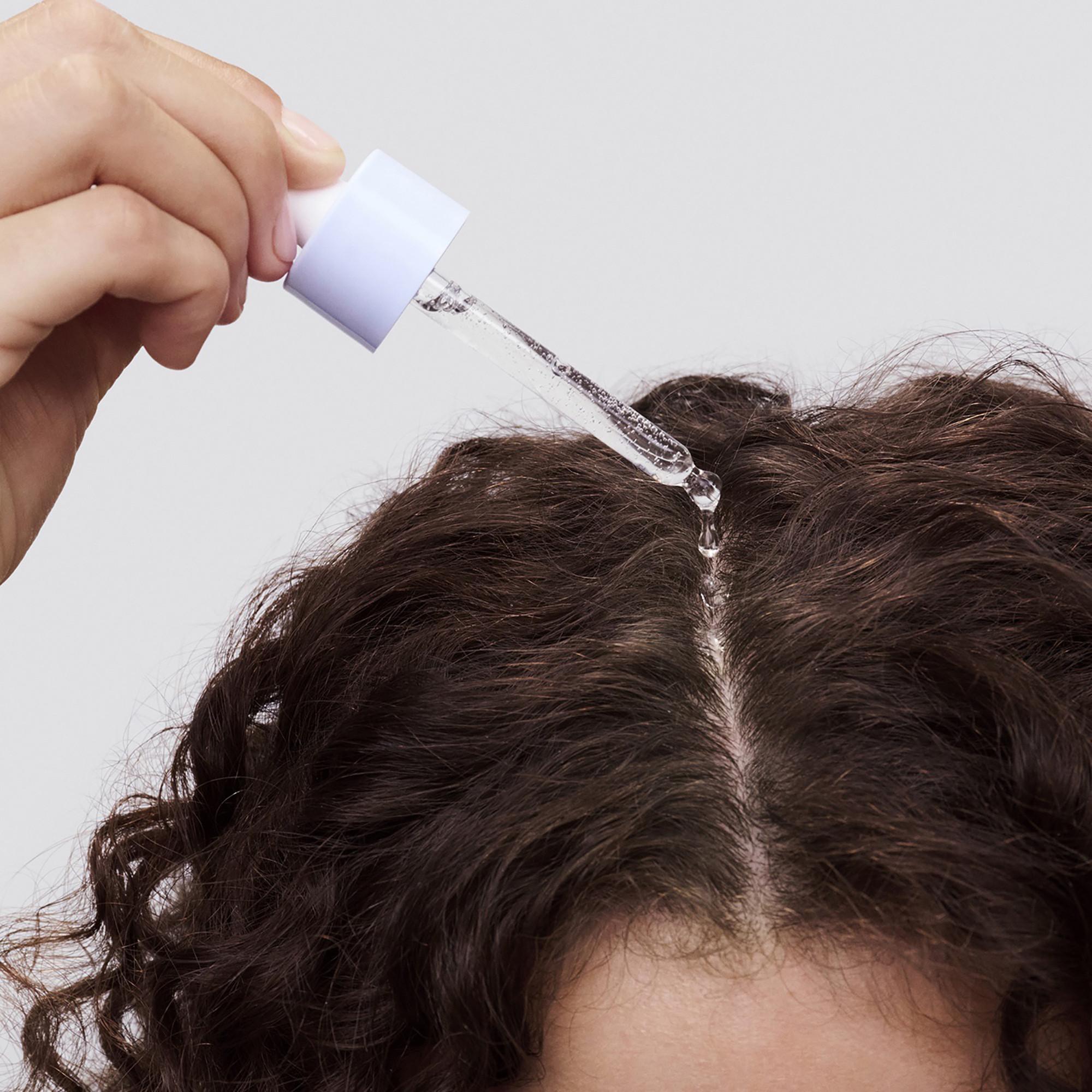 SEPHORA  Stärkendes und verdichtendes Serum - Kopfhautserum 