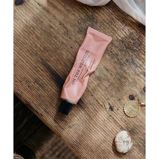 ON THE WILD SIDE  Crema Mani 