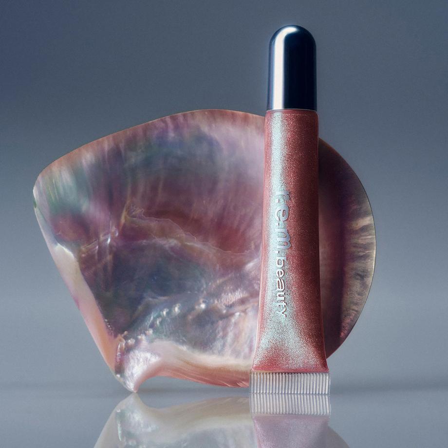 r.e.m.beauty  On your Collar - Aufpolsternder Lipgloss 