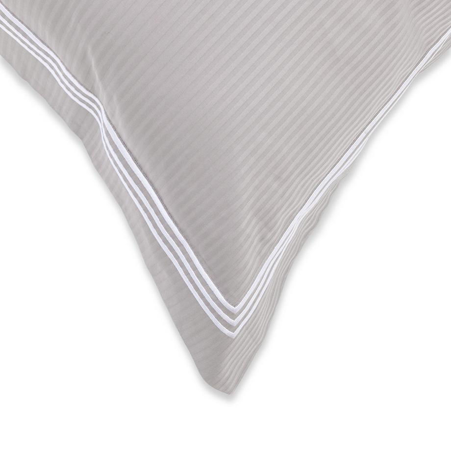 Manor Ventidue Taie d'oreiller en satin rayée  