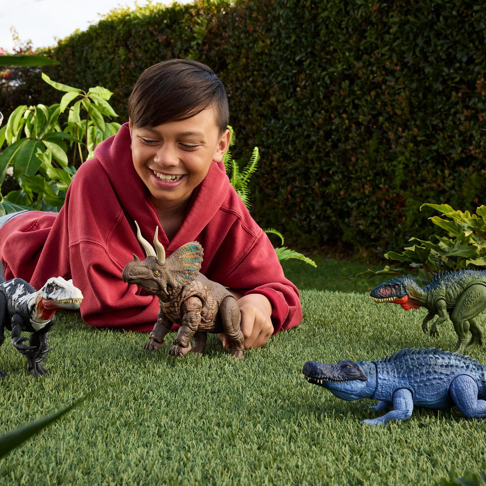 Mattel  Trashers Chilantaisaurus 