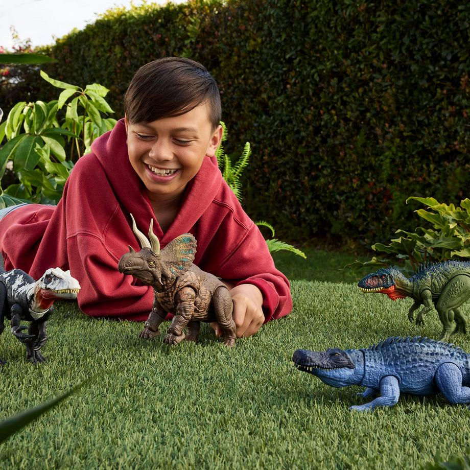 Mattel  Trashers Chilantaisaurus 