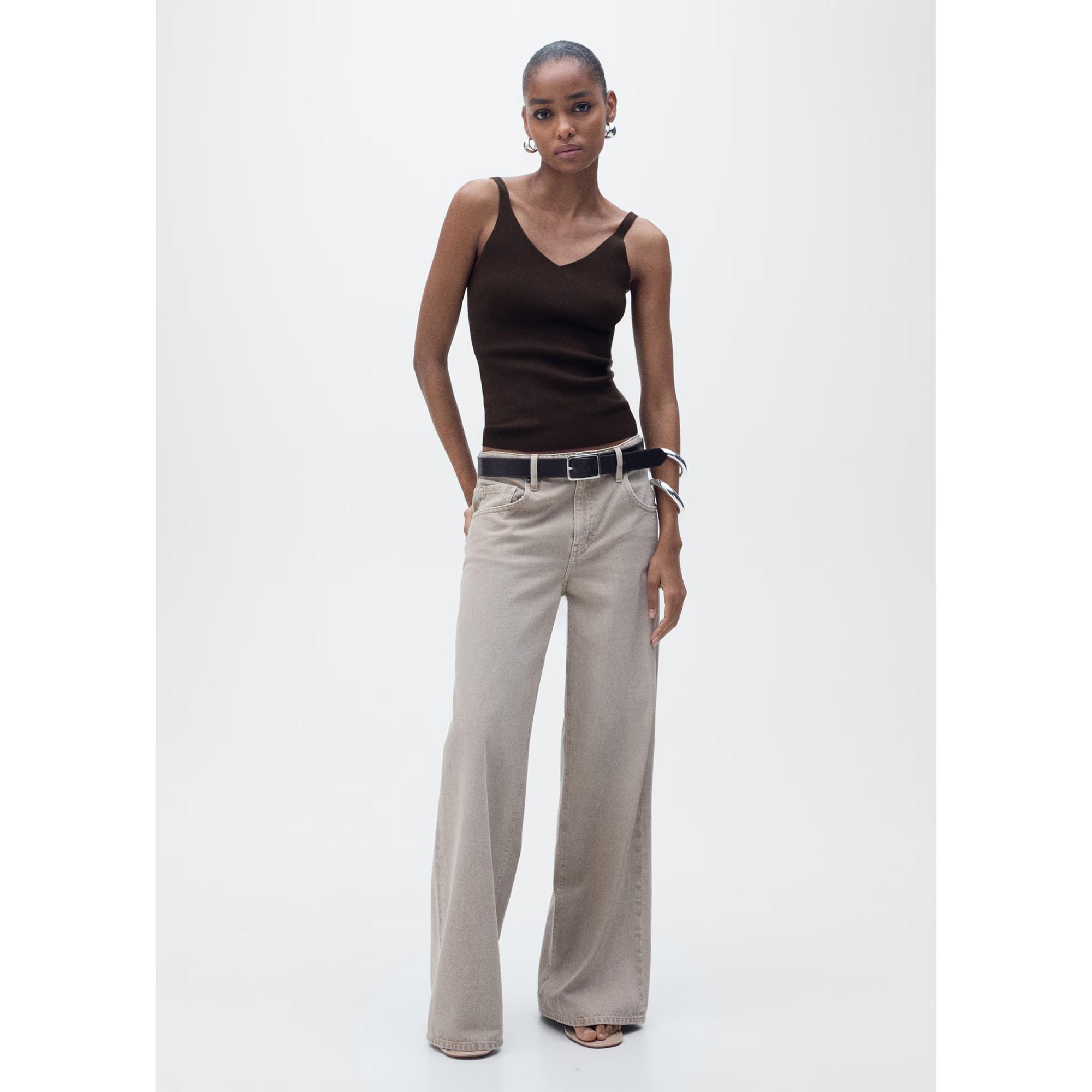 MANGO GYM Top in maglia a costine scollo a V  