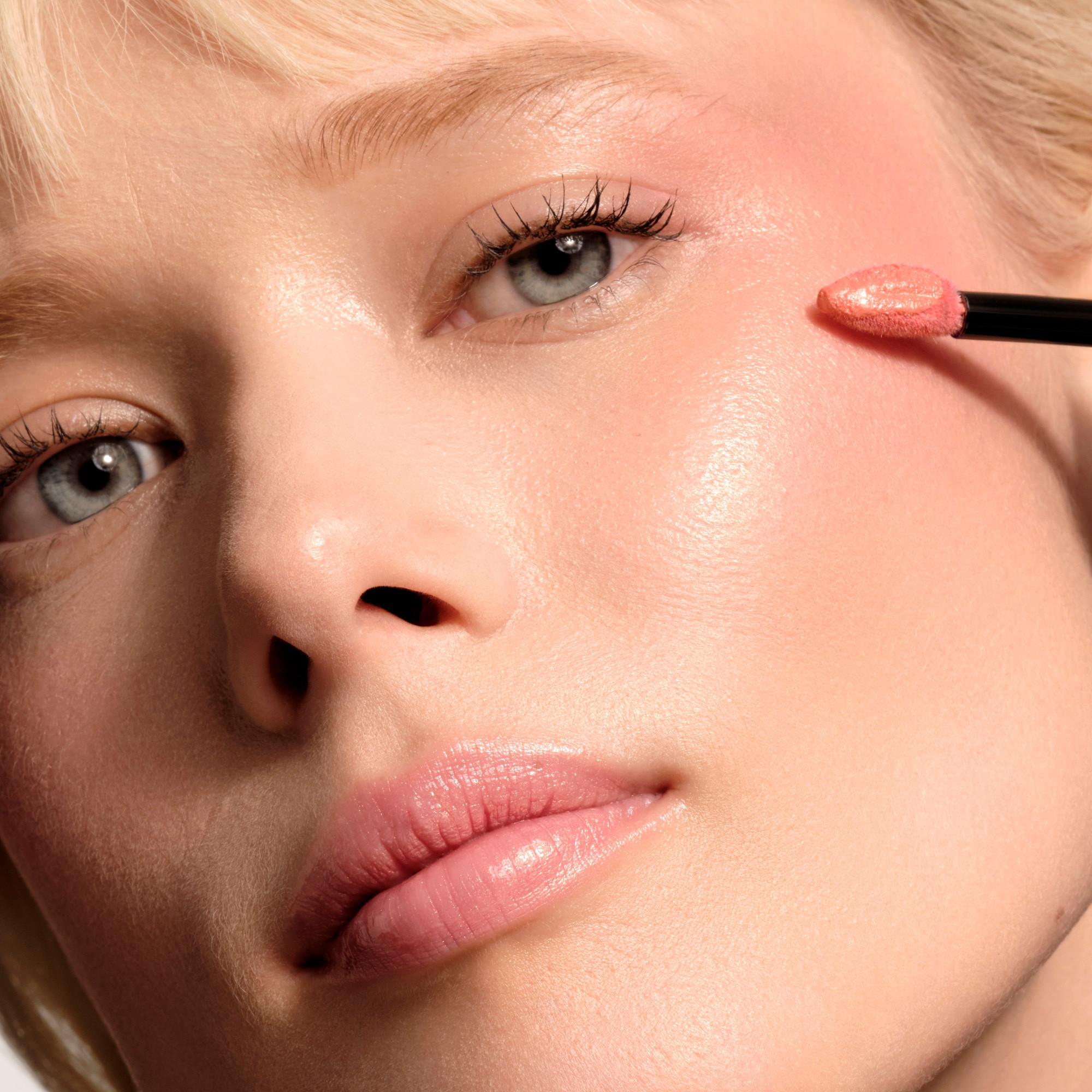 ARMANI  Luminous Silk Cheek Tint Blush 