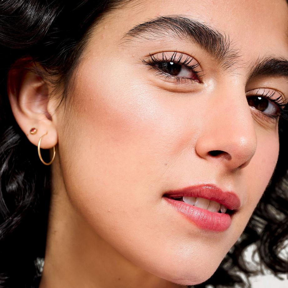 benefit  Glow-la-la - Samtig schimmernder Highlighter 