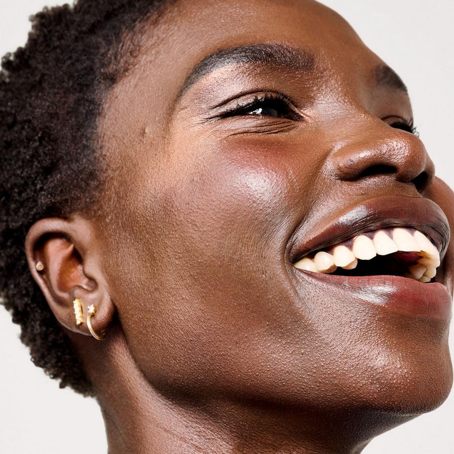 benefit  Glow-la-la - Illuminante in polvere 