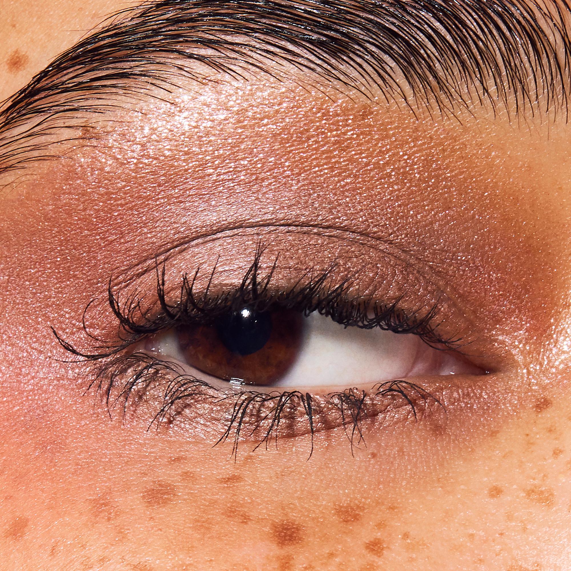 MAC Cosmetics  Dazzleshadow Eyeshadow Stick 