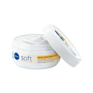 NIVEA  Crème hydratante rafraîchissante Soft FPS 15 en pot 
