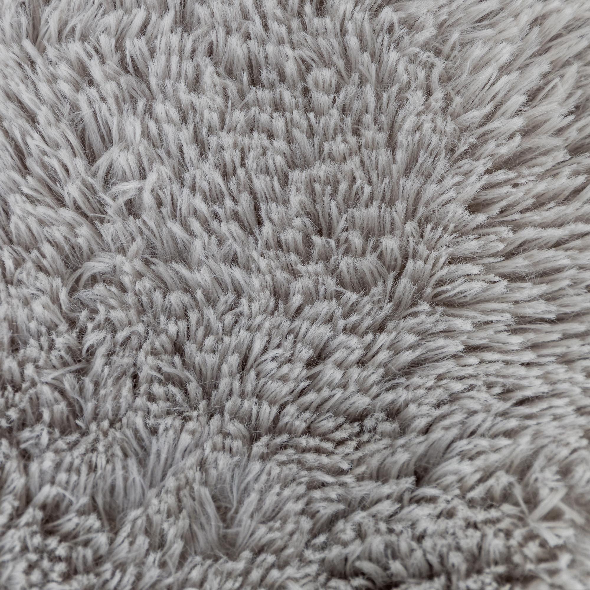 Shanghai Bear Hugs  Hippo seduto 