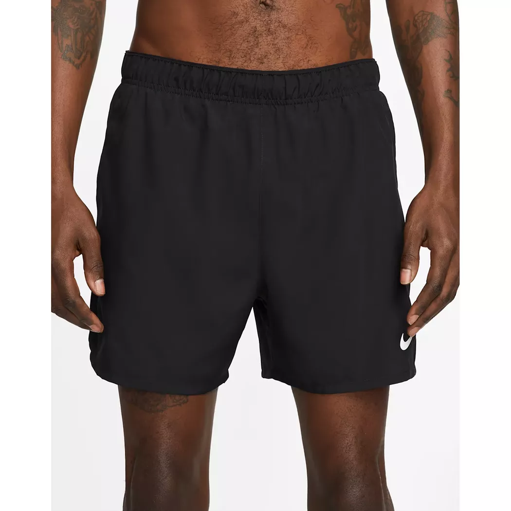 Laufshorts NIKE "DRI-FIT CHALLENGER MENS 5" BRIEF-LI", Herren, Gr. S, N-Gr, schwarz (schwarz, schwarz, schwarz, reflective silv), Obermaterial: 100% Polyester. Futter: 92% Polyester, 8% Elasthan, Hosen
