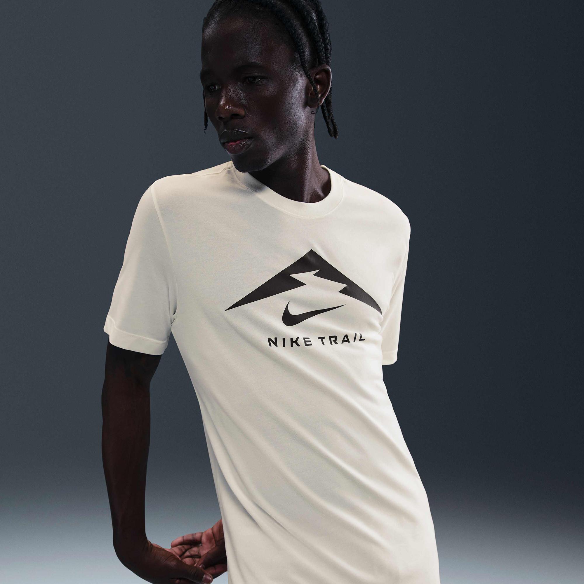 NIKE M NK DF TEE TRAIL LOGO T-Shirt 