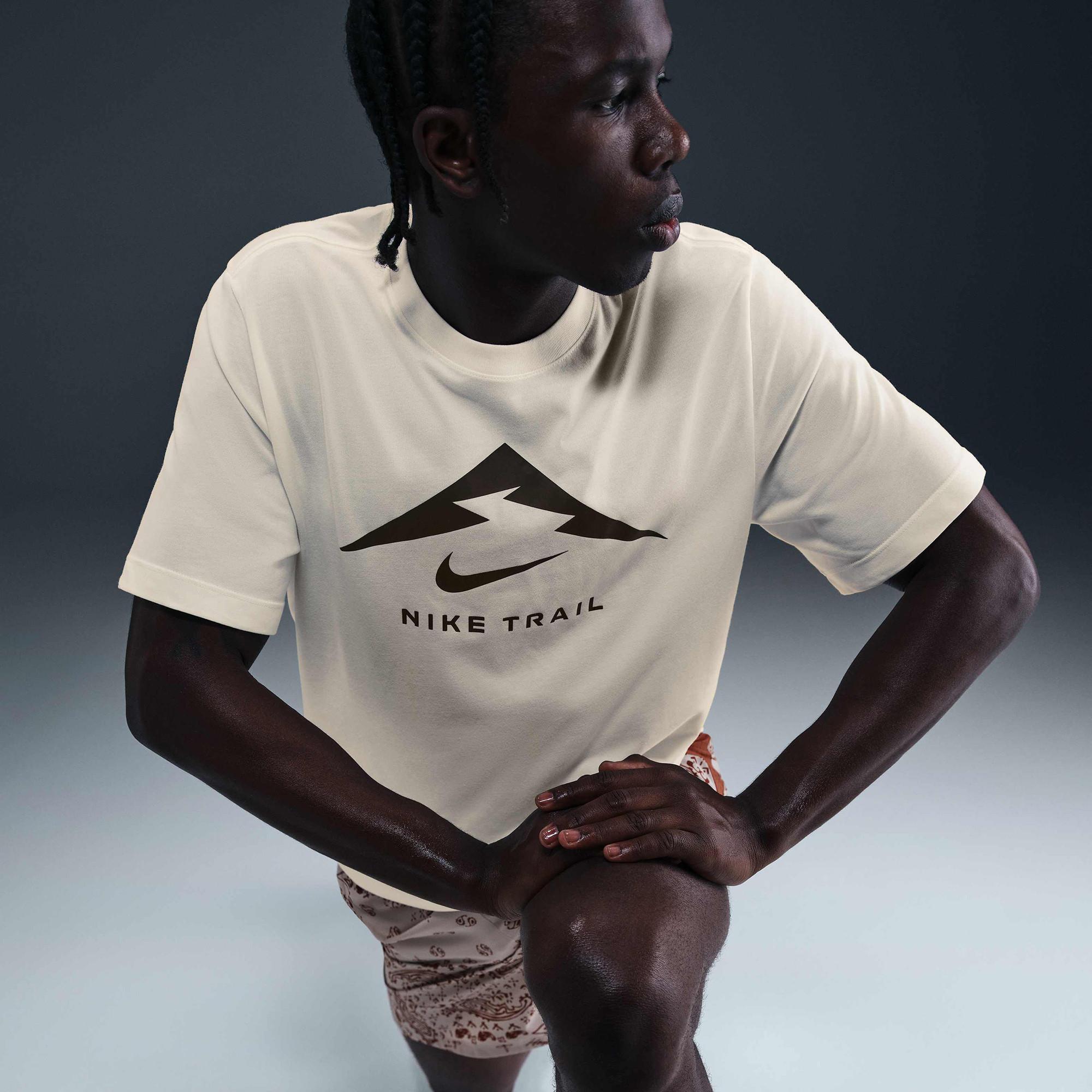 NIKE M NK DF TEE TRAIL LOGO T-Shirt 