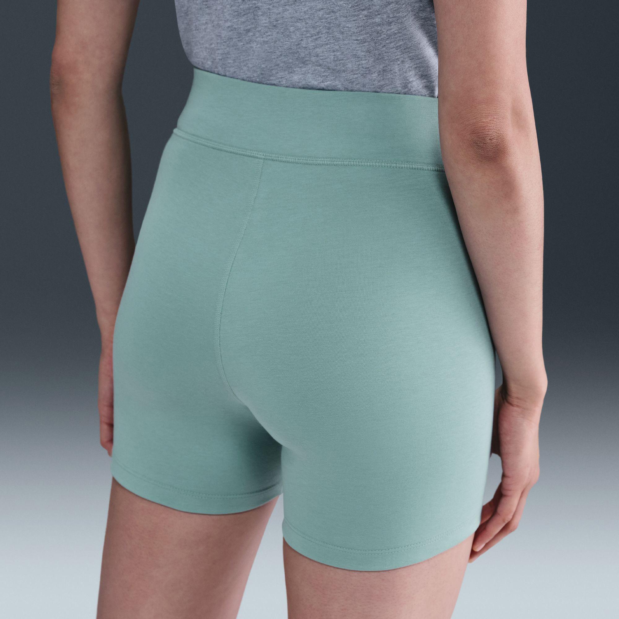 NIKE Sportswear Classic Shorts 