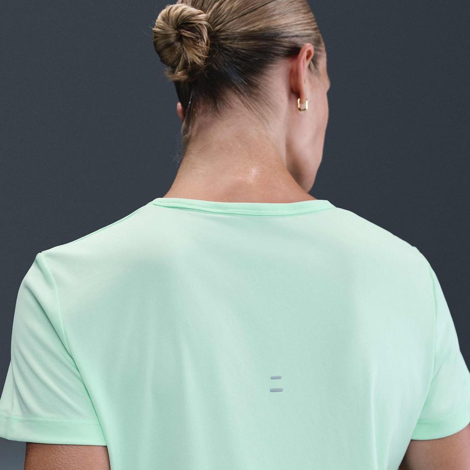 NIKE W NK TEMPO SWSH HBR DF SS TOP T-Shirt 