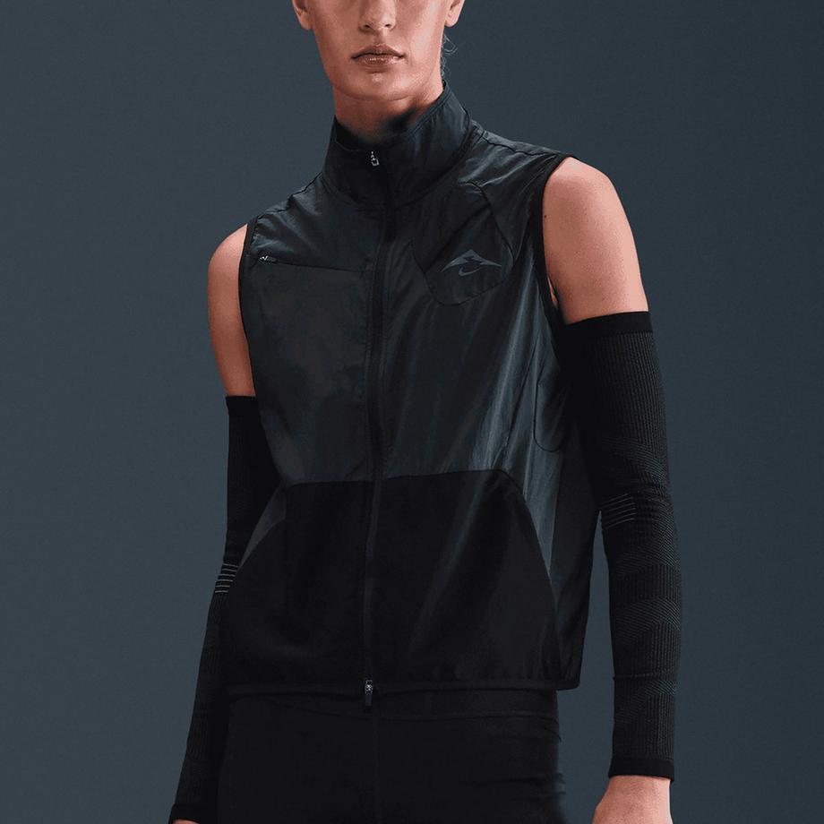 NIKE W NK TRAIL REPEL VEST Veste de trekking 