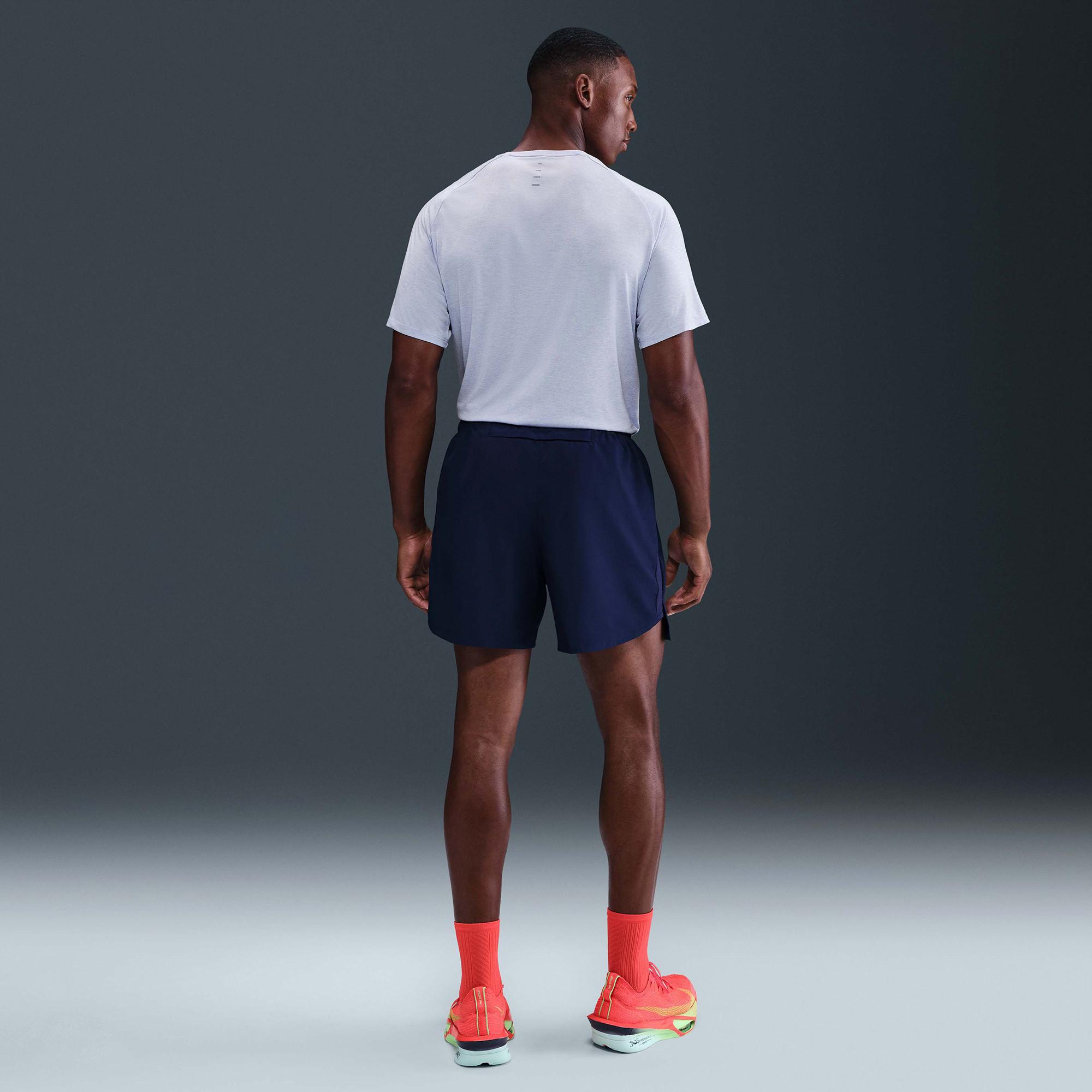 NIKE NIKE CLUB T-shirt girocollo, maniche corte 