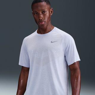 NIKE NIKE CLUB T-shirt girocollo, maniche corte 