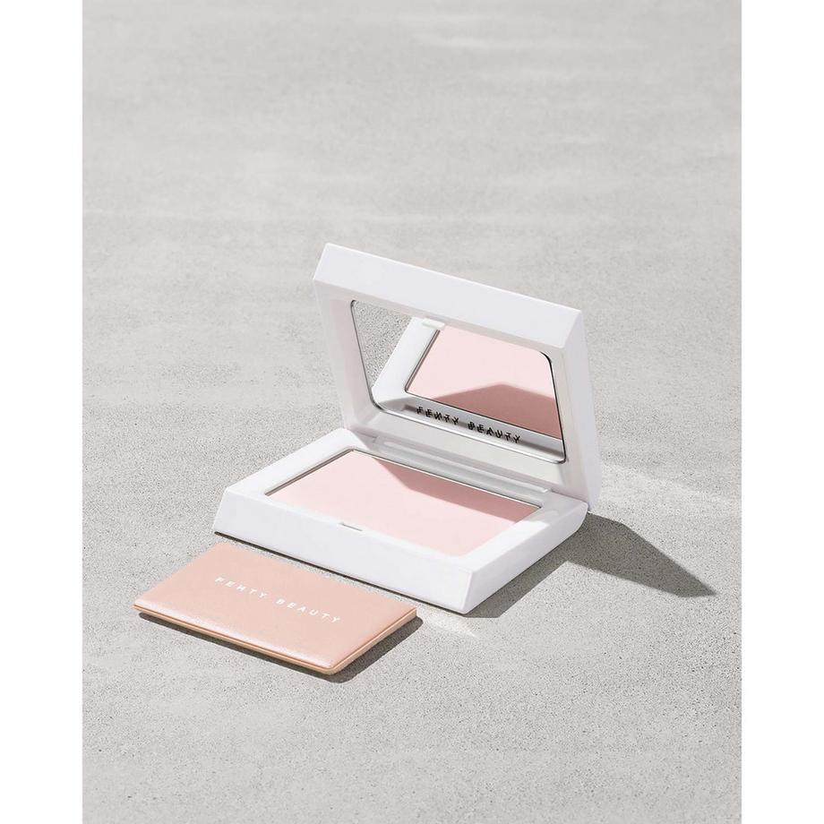 Fenty Beauty By Rihanna  Bright Fix - Cipria Illuminante Levigante 