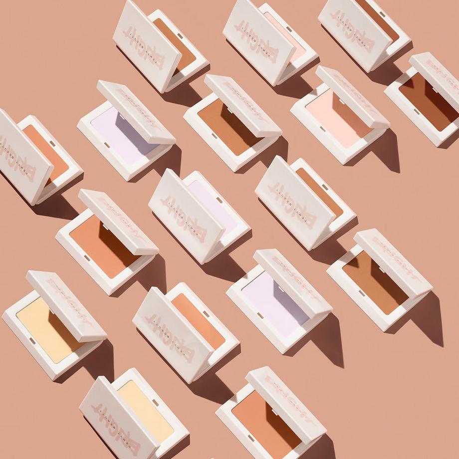 Fenty Beauty By Rihanna  Bright Fix – Weichzeichnendes Puder 